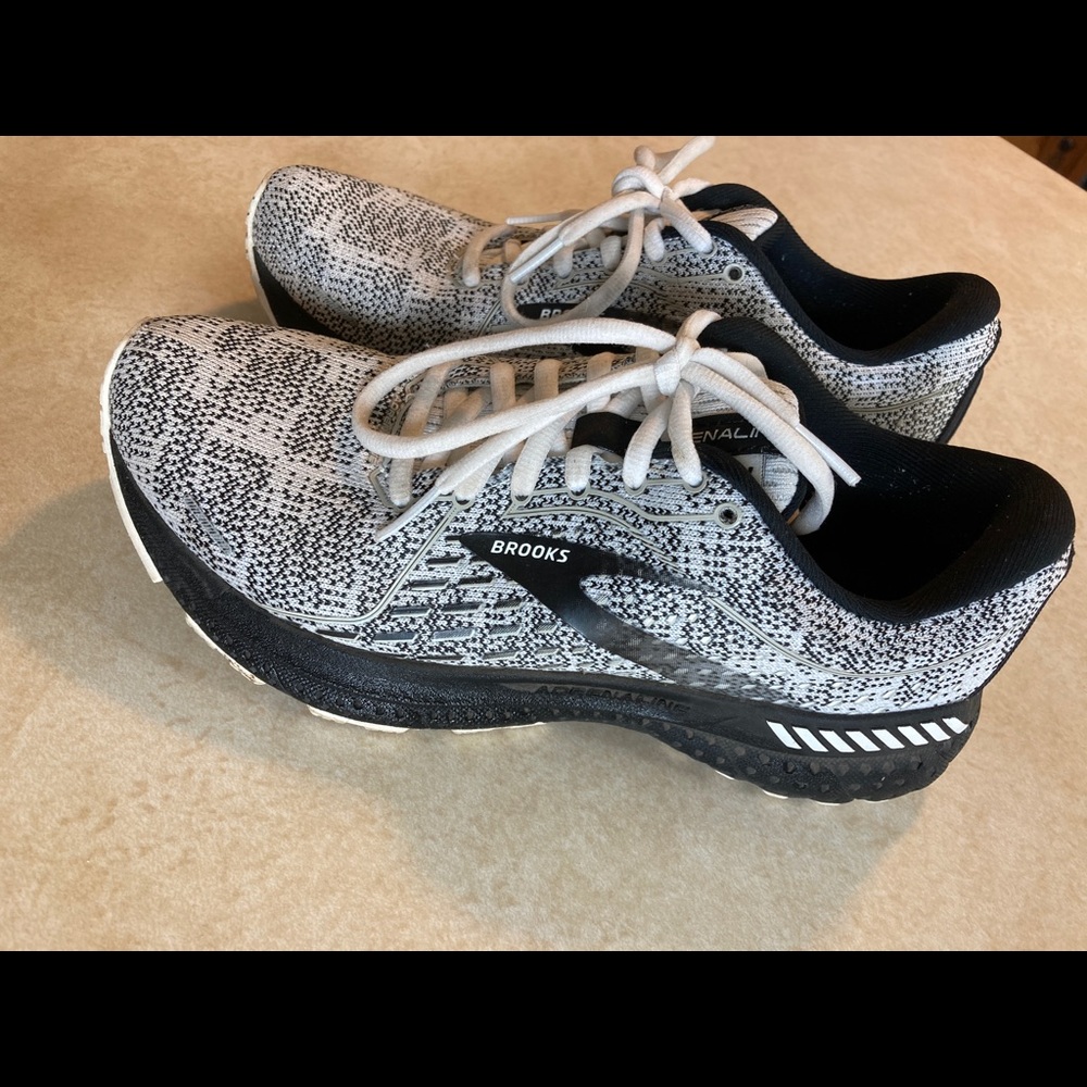 Brooks Adrenaline GTS 21